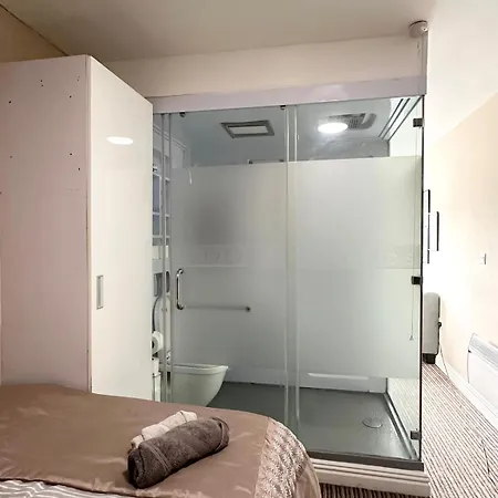 Apartment Studio For 2 Bradford (West Yorkshire)